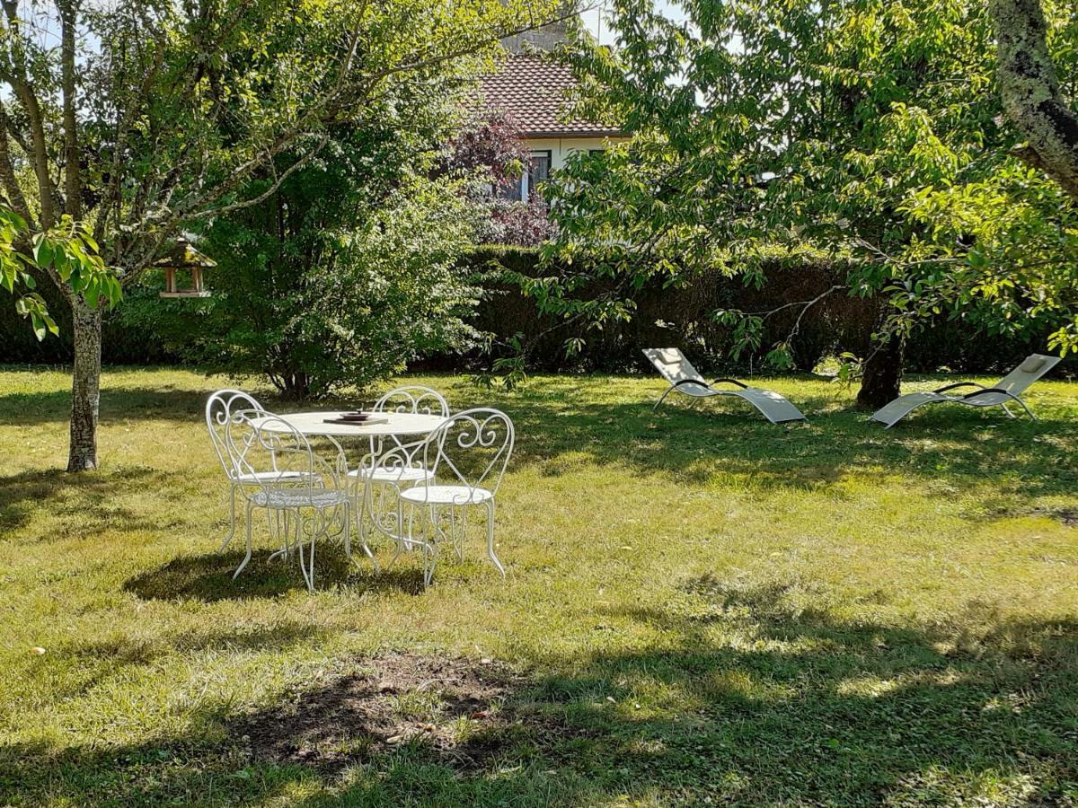Les Trois Charmes Hotel Chaucenne Bagian luar foto